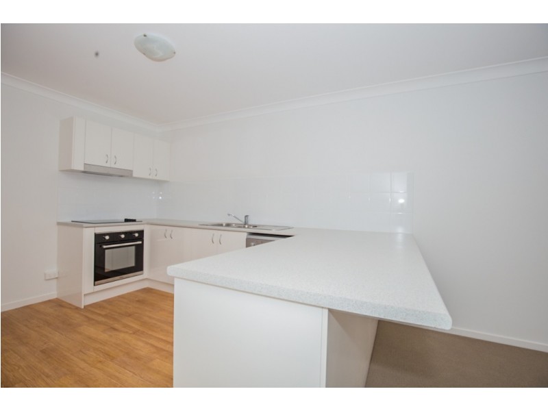 2/11 Glena Street, Fairfield QLD 4103