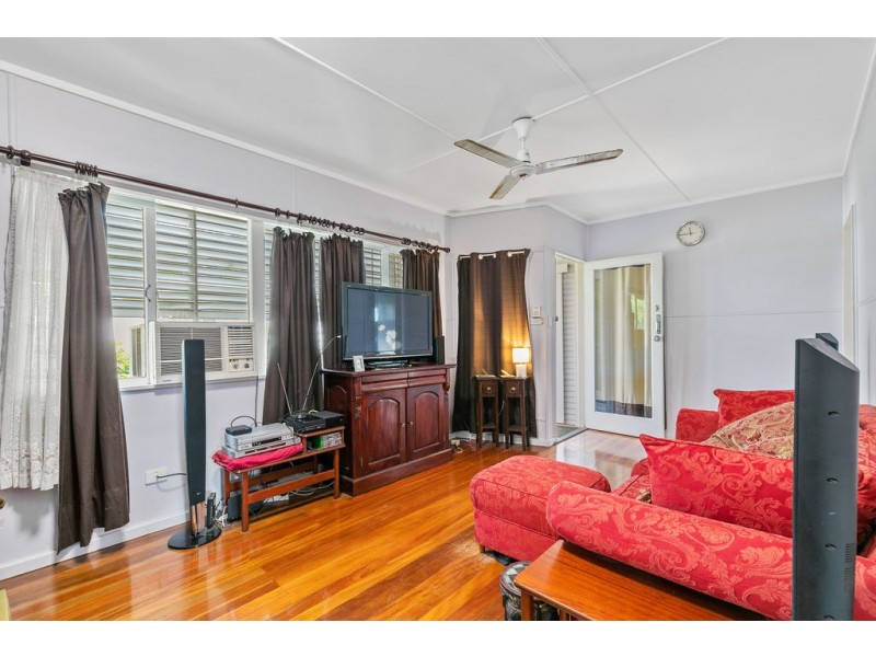 64 Chalfont Street, Salisbury QLD 4107