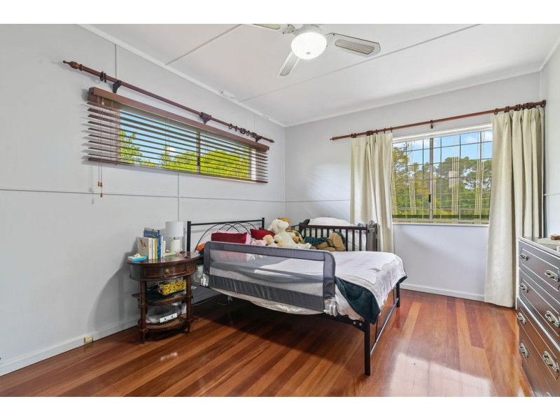 64 Chalfont Street, Salisbury QLD 4107