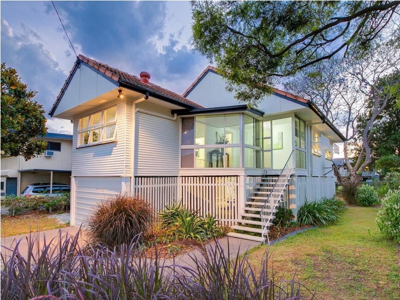 23 Newcastle Street, Fairfield QLD 4103