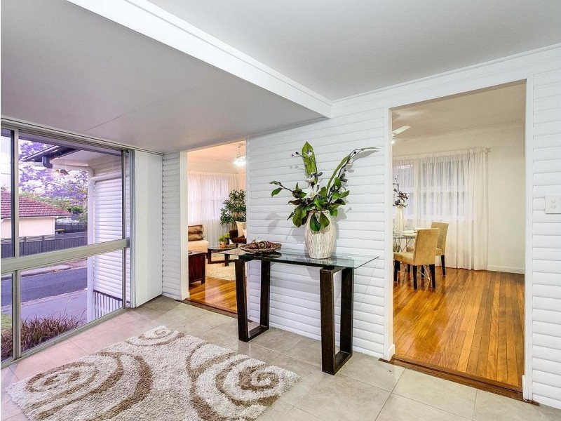 23 Newcastle Street, Fairfield QLD 4103