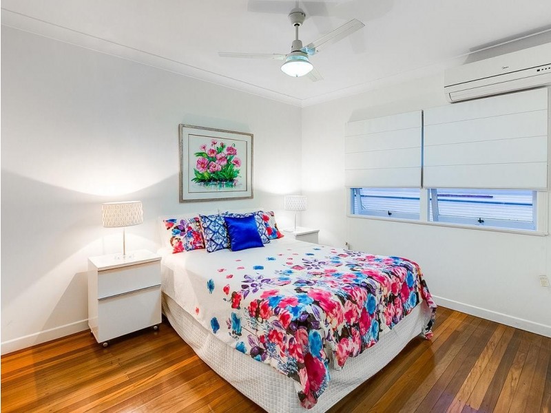 23 Newcastle Street, Fairfield QLD 4103