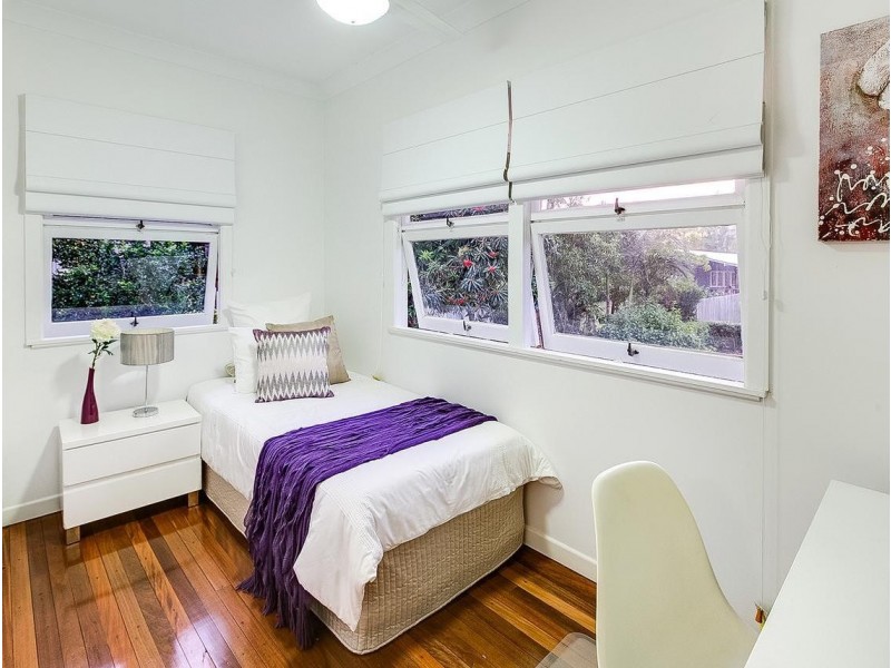 23 Newcastle Street, Fairfield QLD 4103