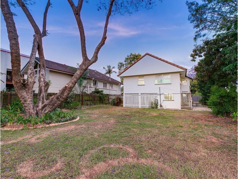 23 Newcastle Street, Fairfield QLD 4103