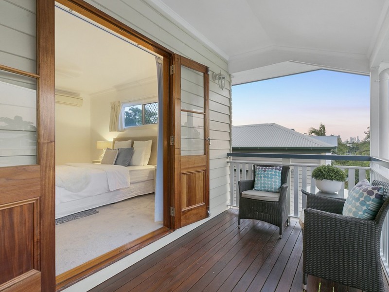 1 Biarra Street, Yeerongpilly QLD 4105