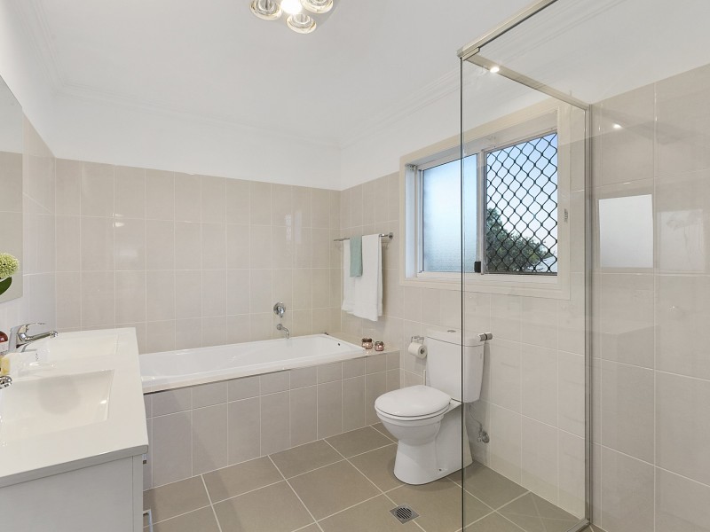 1 Biarra Street, Yeerongpilly QLD 4105