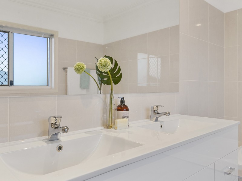 1 Biarra Street, Yeerongpilly QLD 4105