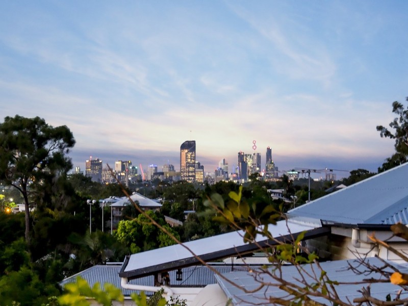 1 Biarra Street, Yeerongpilly QLD 4105