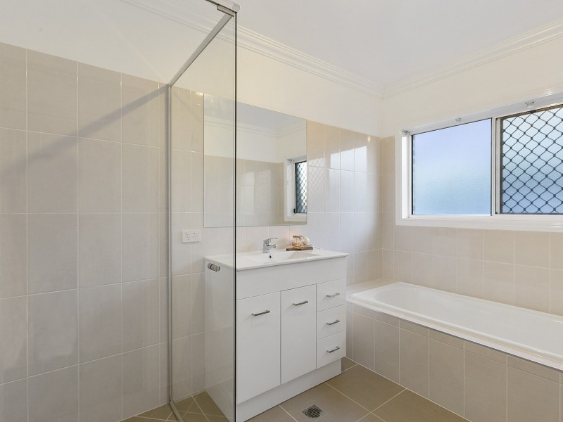 1 Biarra Street, Yeerongpilly QLD 4105