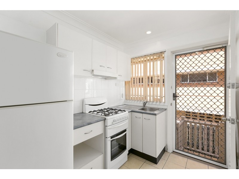8/30 Villa Street, Annerley QLD 4103