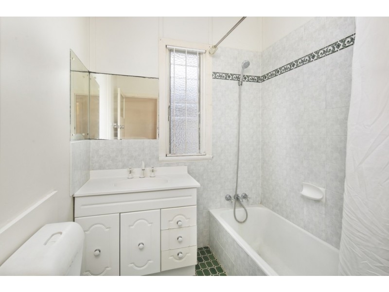 10 Burn Street, Camp Hill QLD 4152