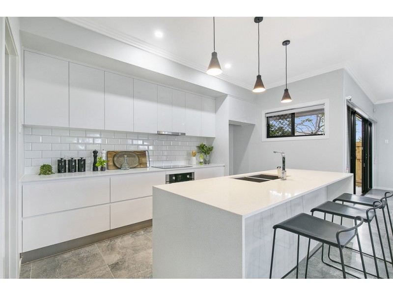 8 Cricket Street, Coopers Plains QLD 4108