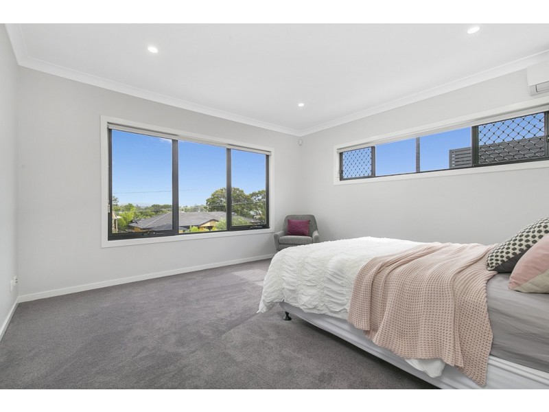 8 Cricket Street, Coopers Plains QLD 4108