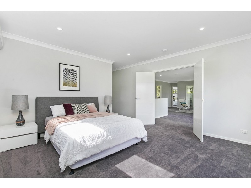 8 Cricket Street, Coopers Plains QLD 4108