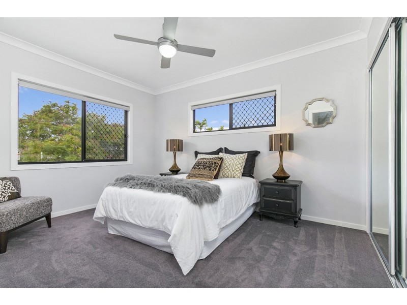 8 Cricket Street, Coopers Plains QLD 4108