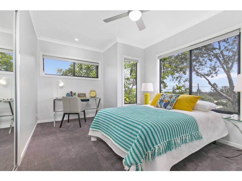 8 Cricket Street, Coopers Plains QLD 4108