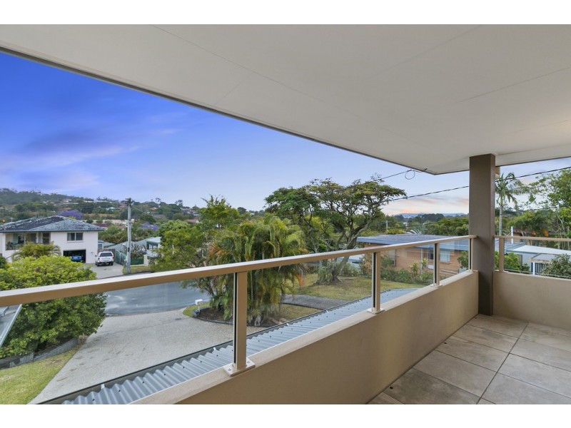 8 Aruma Street, Holland Park West QLD 4121