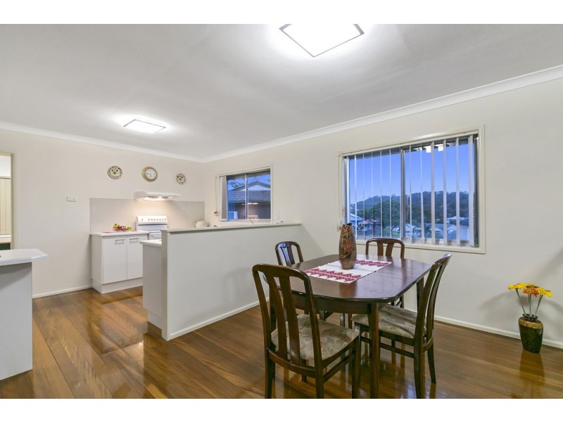 8 Aruma Street, Holland Park West QLD 4121