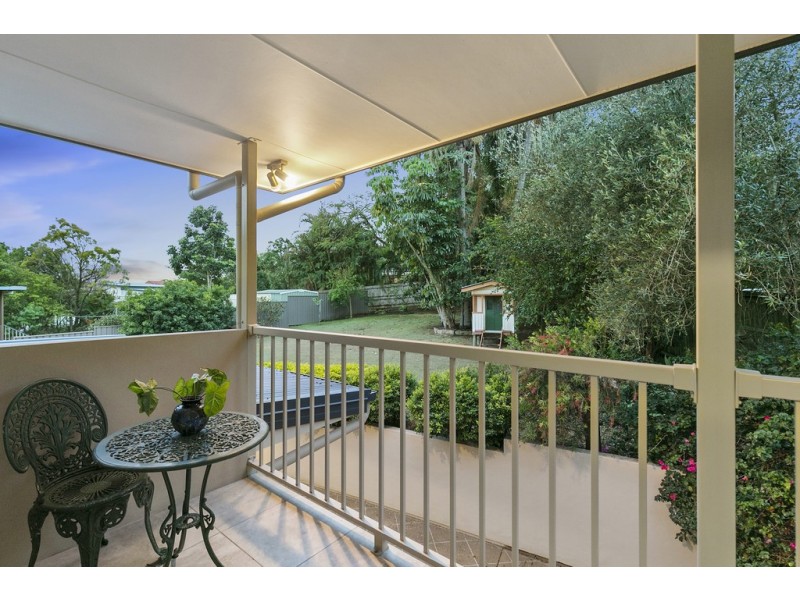 8 Aruma Street, Holland Park West QLD 4121