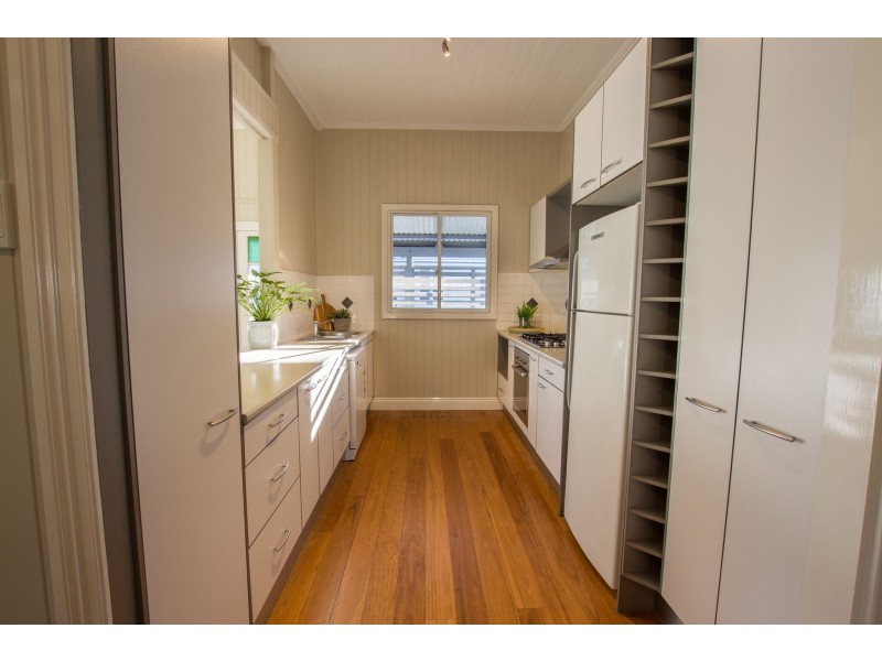 11 Kingsley Parade, Yeronga QLD 4104