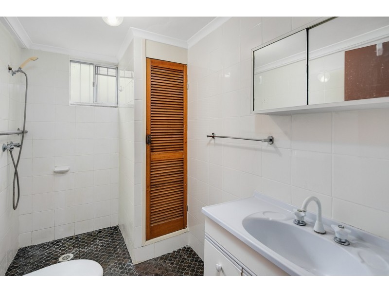 68 Deighton Road, Dutton Park QLD 4102