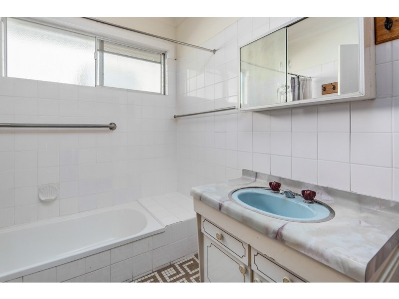 68 Deighton Road, Dutton Park QLD 4102
