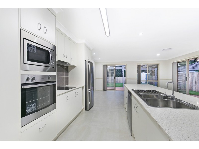 6 Bishop Place, Coopers Plains QLD 4108