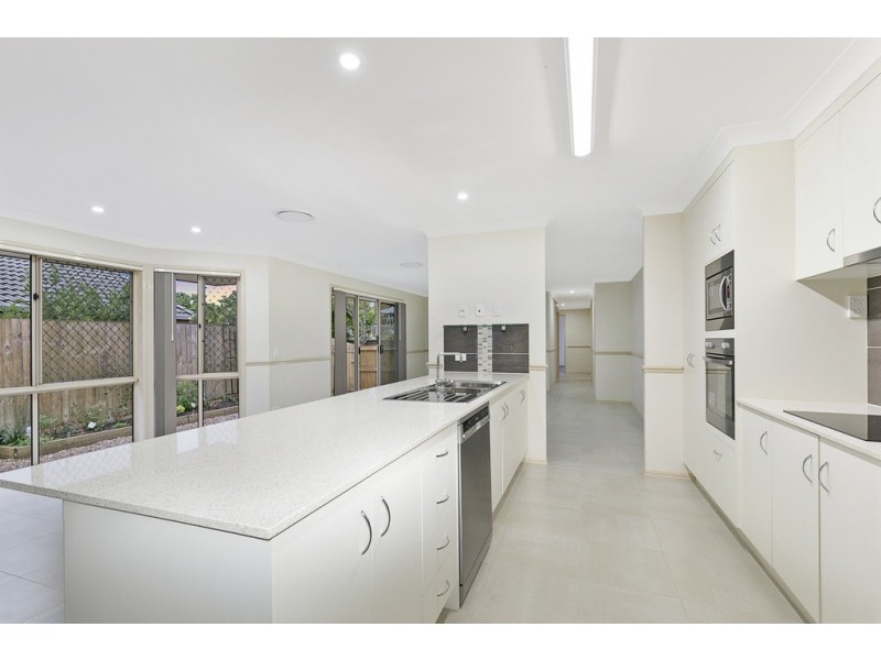 6 Bishop Place, Coopers Plains QLD 4108