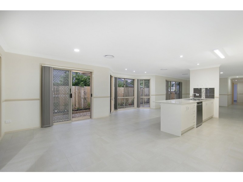 6 Bishop Place, Coopers Plains QLD 4108