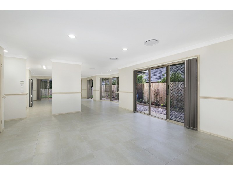 6 Bishop Place, Coopers Plains QLD 4108