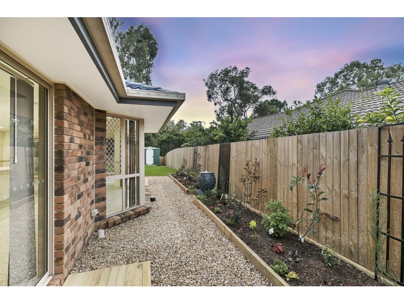 6 Bishop Place, Coopers Plains QLD 4108