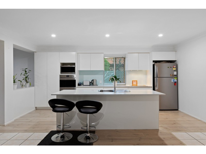 5 Bishop Place, Coopers Plains QLD 4108