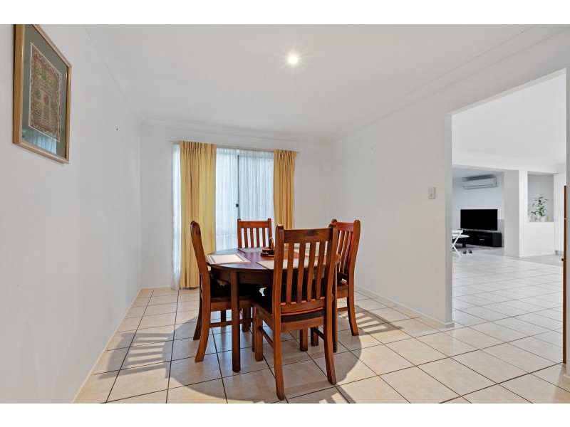 5 Bishop Place, Coopers Plains QLD 4108