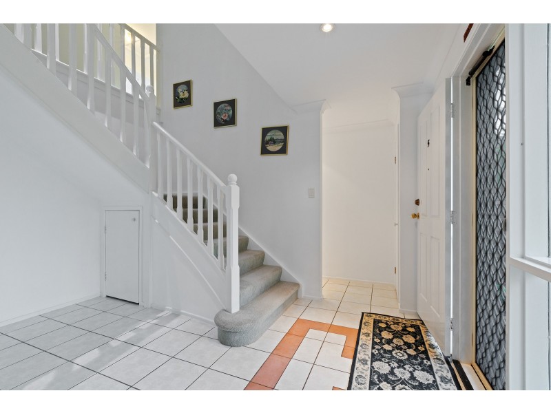 5 Bishop Place, Coopers Plains QLD 4108