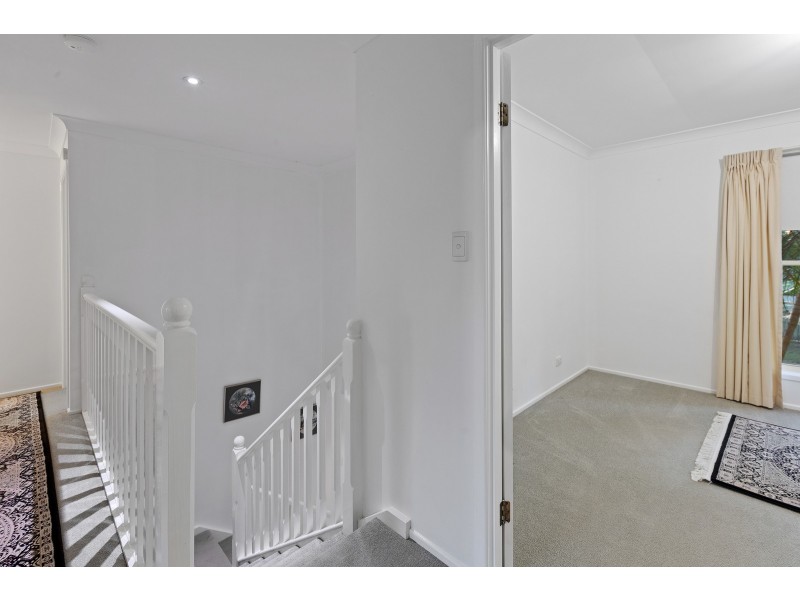 5 Bishop Place, Coopers Plains QLD 4108