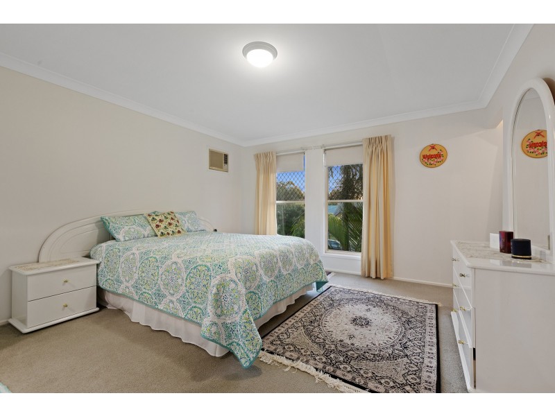 5 Bishop Place, Coopers Plains QLD 4108