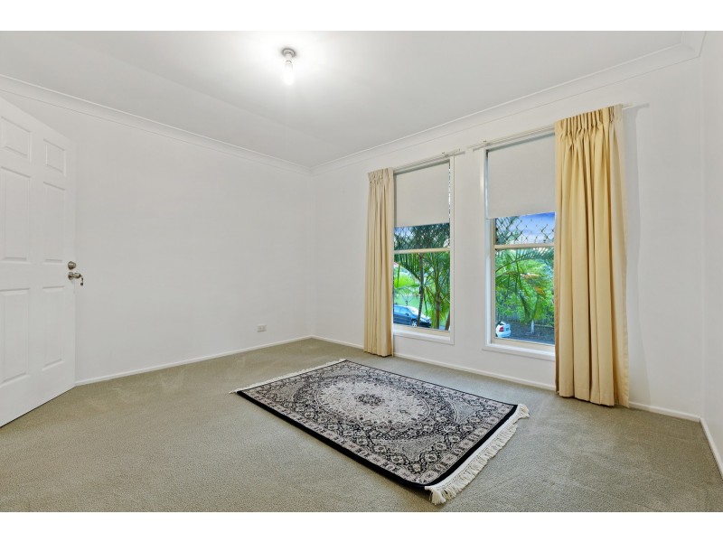 5 Bishop Place, Coopers Plains QLD 4108