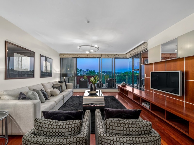 2403/184 Grey Street, South Brisbane QLD 4101