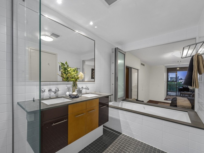 2403/184 Grey Street, South Brisbane QLD 4101