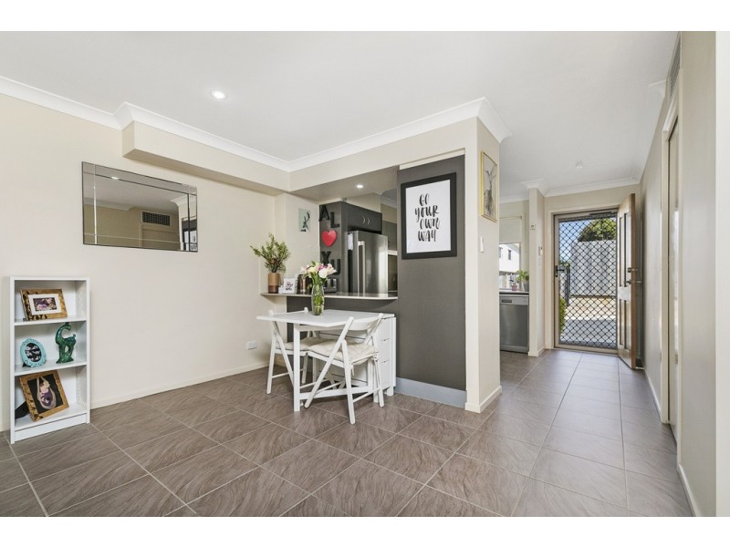 4/11 Tripcony Place, Wakerley QLD 4154