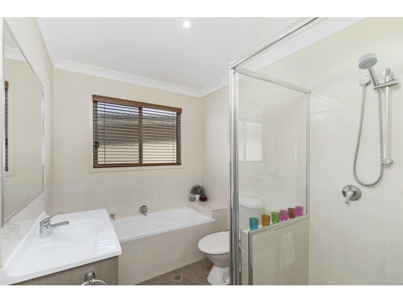 4/11 Tripcony Place, Wakerley QLD 4154