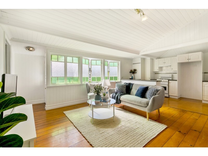 27 Mearns Street, Fairfield QLD 4103