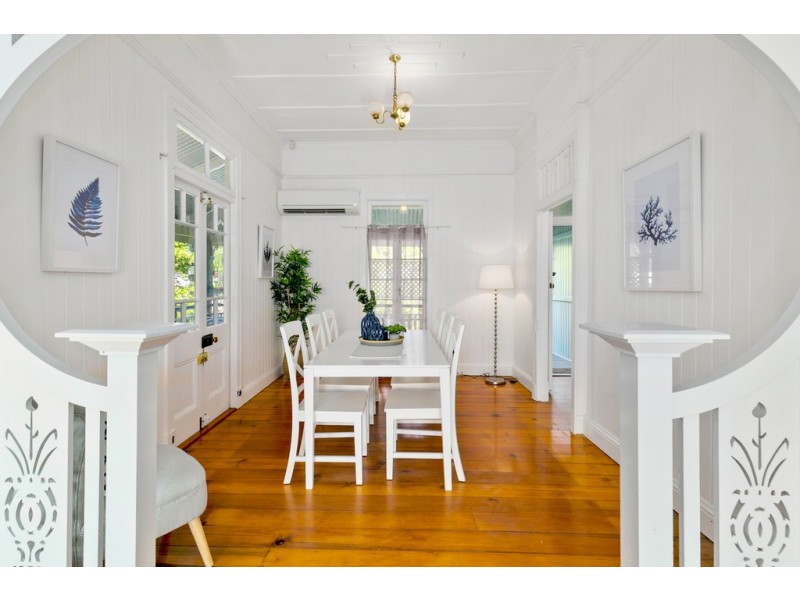 27 Mearns Street, Fairfield QLD 4103