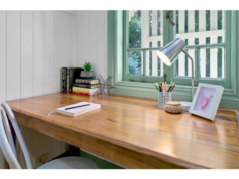 27 Mearns Street, Fairfield QLD 4103