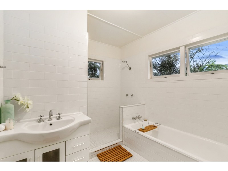 501 Cavendish Road, Coorparoo QLD 4151