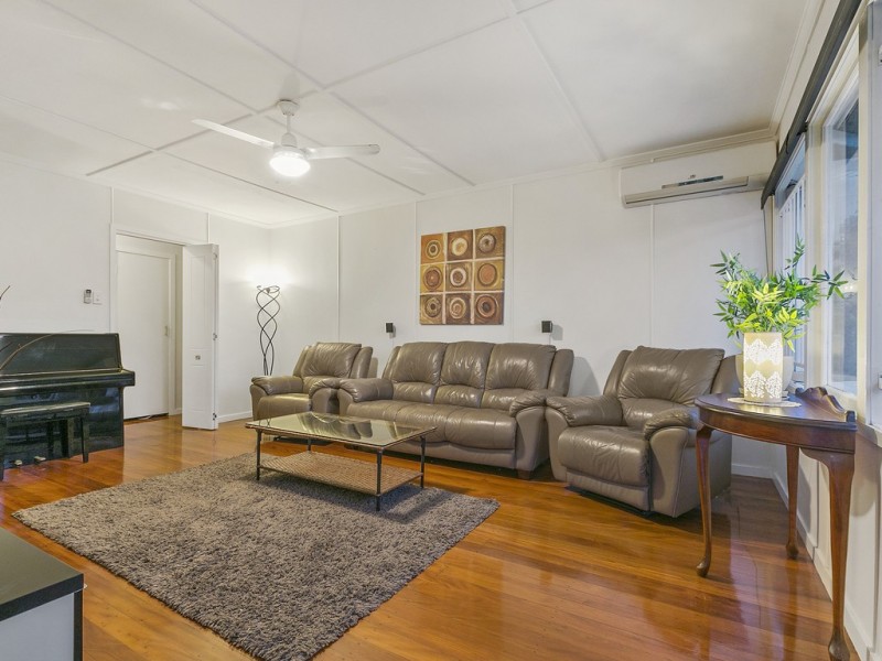 15 Casmaria Street, Mansfield QLD 4122