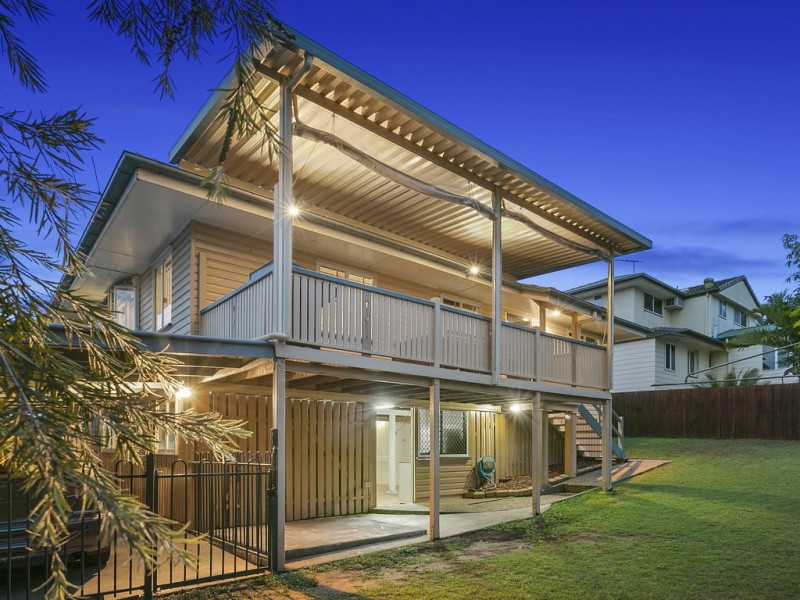 15 Casmaria Street, Mansfield QLD 4122