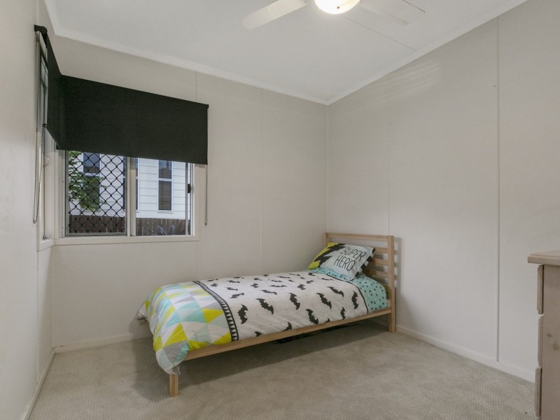 15 Casmaria Street, Mansfield QLD 4122