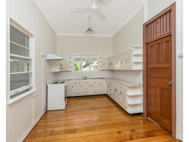 30 Headfort Street, Greenslopes QLD 4120