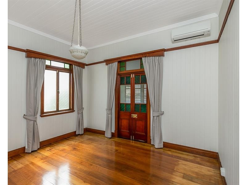 30 Headfort Street, Greenslopes QLD 4120